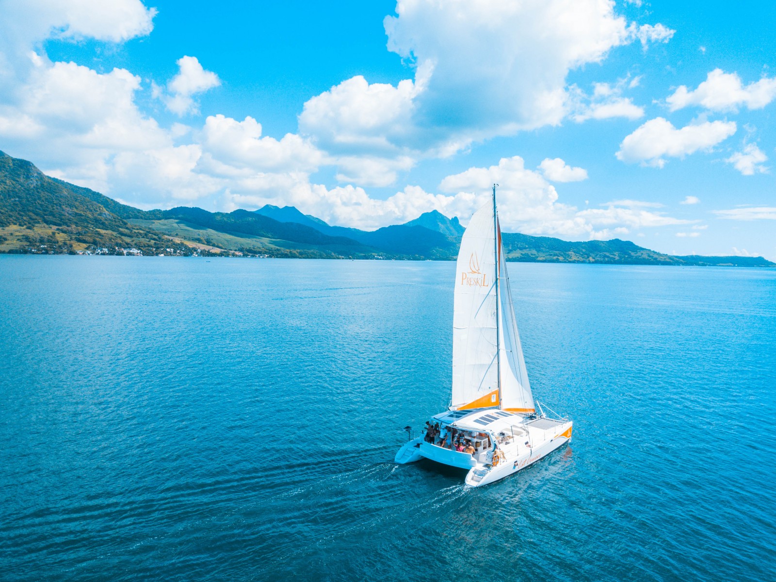 Balade de l'île aux Cerfs en catamaran